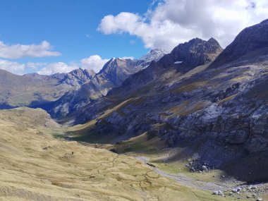 Pireneler doğa manzarası yol bisikletiyle ünlü geçitten