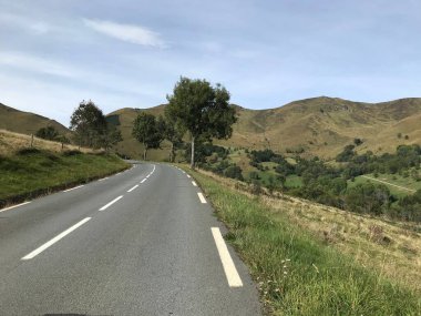 Pireneler doğa manzarası yol bisikletiyle ünlü geçitten