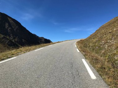 Pireneler doğa manzarası yol bisikletiyle ünlü geçitten