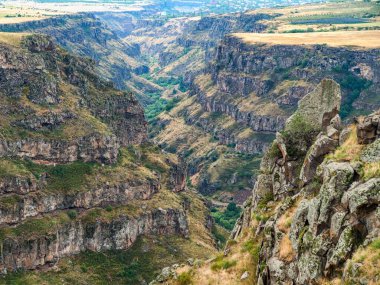 Ermenistan 'daki Khosrov Doğal Rezervasyon Parkı