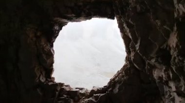 Sonbahar mevsiminde doğayı sınırlandırır