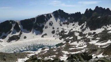 Güzel doğa Corse 'da GR20 yürüyüşü