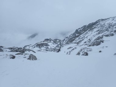 Avustralya 'da kışın güzel karlı dachstein dağları