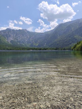 Gebirge Austria Alplerinde yaz yürüyüşü macerası