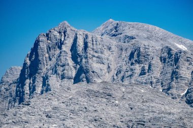 Gebirge Austria Alplerinde yaz yürüyüşü macerası