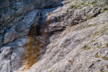 Gebirge Austria Alplerinde yaz yürüyüşü macerası