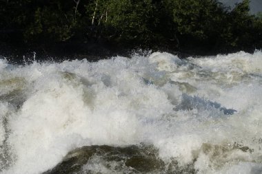 İsveççe harika güçlü şelale tannforsen.