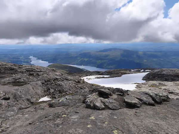 İnanılmaz güzel, İskandinav doğa manzarası.