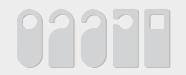  Boş etiketli otel odası askısı. Etiketi bozmayın. Beyaz arka planda izole edilmiş. Vektör illüstrasyonu