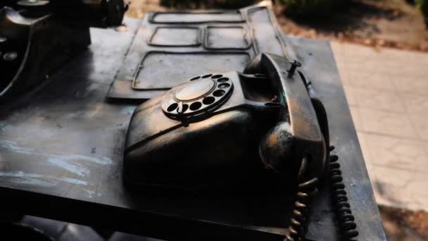 Írógép Vintage Telefon Közelsége Asztalon — Stock videók