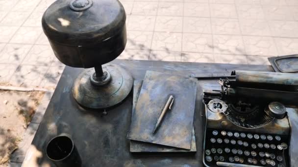 Primer Plano Una Máquina Escribir Teléfono Vintage Sobre Una Mesa — Vídeos de Stock