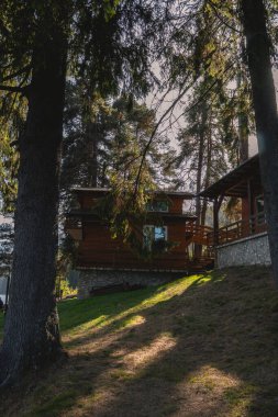 Çam ormanındaki spa merkezi..