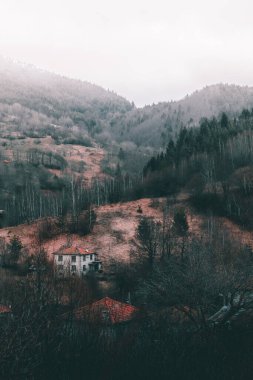 Bulgaristan 'ın Smolyan kenti yakınlarındaki eski Gudevitsa köyü.