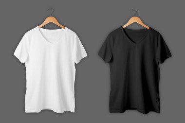 Arka planda izole edilmiş beyaz ve siyah pamuklu erkek tişörtünün ön tarafı. Yazdırma ve kopyalama alanı olmayan tişört 3D oluşturma metnin için.