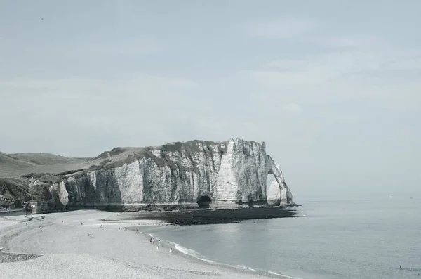 Strand Fehér Homokkal Sziklákkal Etretat Normandia — Stock Fotó