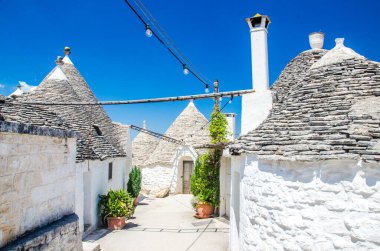 Güzel Alberobello kasabası.