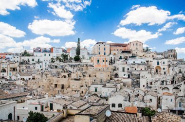 Antik taş kasabasının panoramik manzarası Matera, Puglia, İtalya