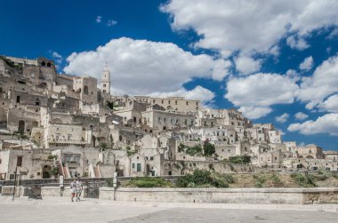 Matera, 30 Temmuz 2023. Matera Basilicata Panorama Güzel mavi gökyüzü