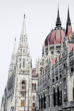 Budapeşte, Macaristan, 15 Ağustos 2023. Macaristan Parlamento Binası Merkez Kubbesi.