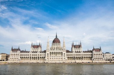 Macaristan, Tuna Nehri 'nden Budapeşte Parlamentosu' nun En İyi Manzarası