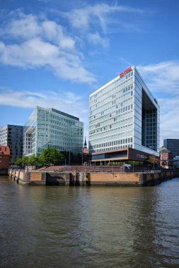 Hamburg, Almanya - Eylül 2022: Henning Larsen tarafından tasarlanan HafenCity 'deki Ericusspitze' deki Der Spiegel karargahı