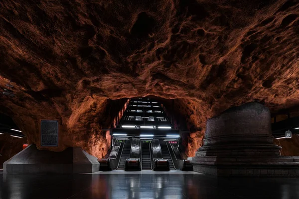 スウェーデンのストックホルム 2022年9月 ストックホルムのラジュシェット近代的な地下鉄駅トンネルバーナ地下鉄システム — ストック写真