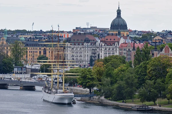 Stockholm Sept 2022 Skeppsholmen Hedvig Eleonora Kyrkas Kupol Segelfartyg Segel — Stockfoto
