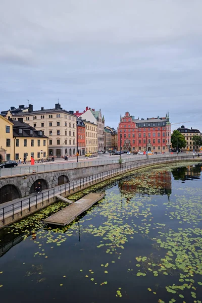 Stockholm Sep 2022 Gamla Stan Stockholm Från Riddarholmsbron Med Vattenliljor — Stockfoto
