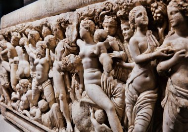 Antalya, Türkiye - Nisan 2019: Perga 'dan Antik Roma Sarcophagus, MS 2. yüzyıl, Antalya Arkeoloji Müzesi
