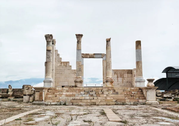 Laodikeia Denizli Turcja Wrzesień 2018 Świątynia Laodicea Starożytne Miasto Laodikya — Zdjęcie stockowe