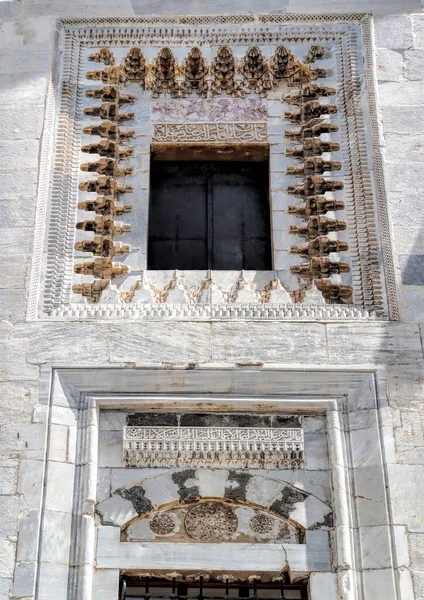 Izmir Selcuk Turkey May 2018年 土耳其著名的以弗所遗址附近塞尔库克镇历史上的伊萨 贝伊清真寺 建于1375年 — 图库照片