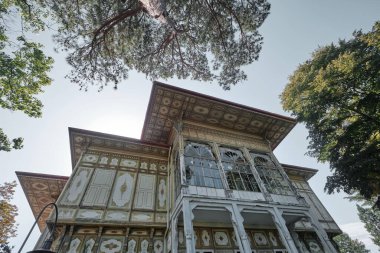 İstanbul, Türkiye - Ekim 12022: Abdülmecid Efendi Pavillion, Geleneksel Osmanlı lüks konağı. Bugün sanat sergileri için kullanılıyor.