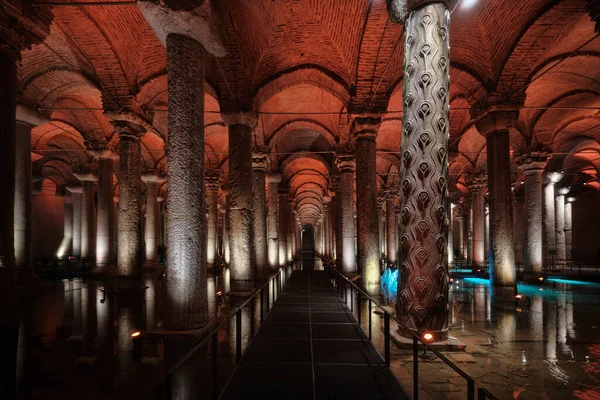 Istanbul Turkije December 2022 Illuminated Interior View Basilica Cistern Yerebatan — Stockfoto