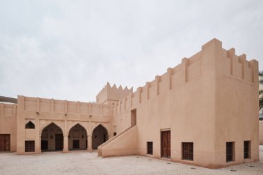 Doha, Katar - Nisan 2023: Katar Ulusal Müzesi 'nde Şeyh Abdullah bin Jassim Al Thani' nin orijinal sarayı