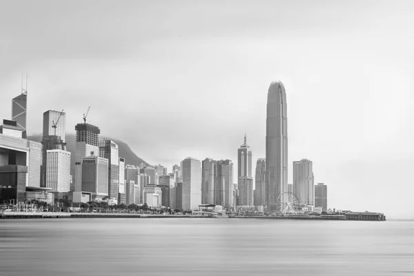 Harbourfront Promenade Den Güzel Binalarla Hong Kong Skyline Manzarası — Stok fotoğraf