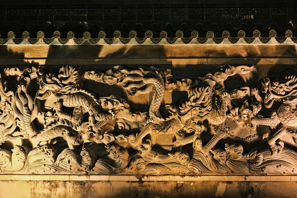 Hong Kong China April 2023 Drakenreliëfs Van Taoïstische Tempel Yaumatei — Stockfoto