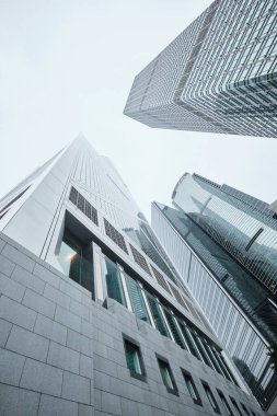 Hong Kong, Çin - Nisan 2023: Orta Hong Kong 'daki modern mali ofis binaları