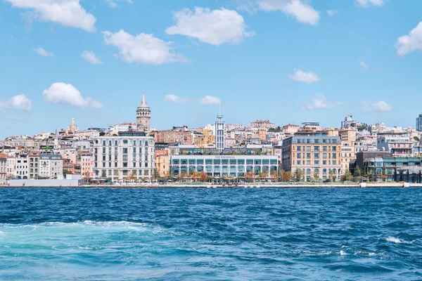土耳其伊斯坦布尔 2023年9月10日 半岛酒店旧卡拉科伊乘客休息厅正在重建中 将用作酒店 可以看到加拉塔的景色 — 图库照片