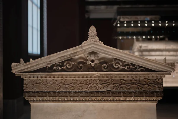 イスタンブール トルコ 2023年9月16日 イスタンブール考古学博物館の大理石の石棺 シドン レバノン で発見された330 300 Bceの日付 — ストック写真