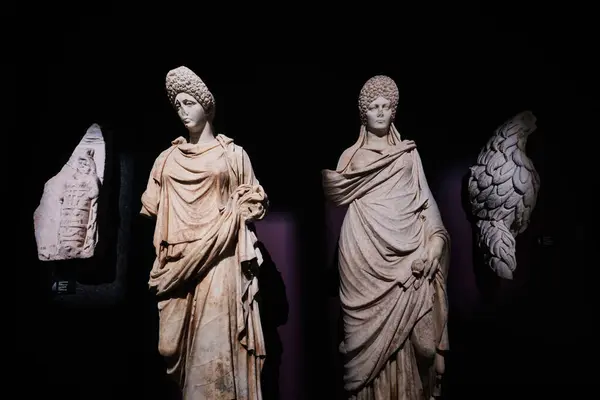 Estambul Turquía Septiembre 2023 Estatuas Mujeres Mármol Los Museos Arqueológicos —  Fotos de Stock