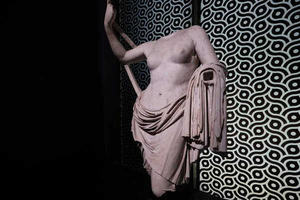 イスタンブール トルコ 2023年9月16日 アフロディテの像 ギリシャ神話における性的愛と美しさの女神 — ストック写真