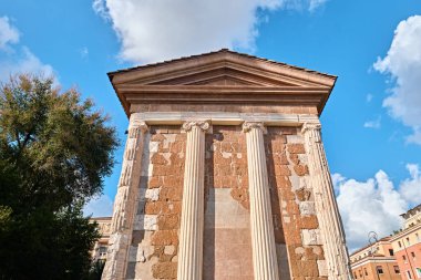 Roma, İtalya - 4 Kasım 2023: Fortuna Virilis Tapınağı veya Portunus Tapınağı