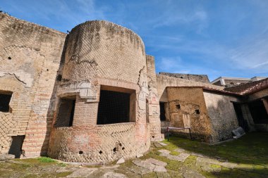 Napoli, İtalya - 8 Kasım 2023: Pompeii antik kentinde antik Roma hamamı binası