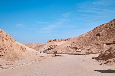 Luxor, Mısır - 26 Aralık 2023: Queens 'in antik mezarlık vadisi 