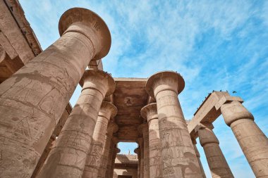 Luxor, Mısır - Aralık 2023: Ramesseum, Firavun 2. Ramses 'in anıt tapınağı. Theban mezarlığında yer almaktadır.