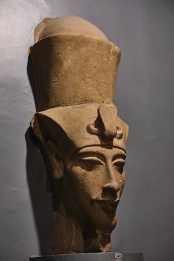 Luxor, Mısır - 26 Aralık 2023: Kral Akhenaton 'un Baskını, Luxor Müzesi, Yukarı Mısır, Nil Vadisi