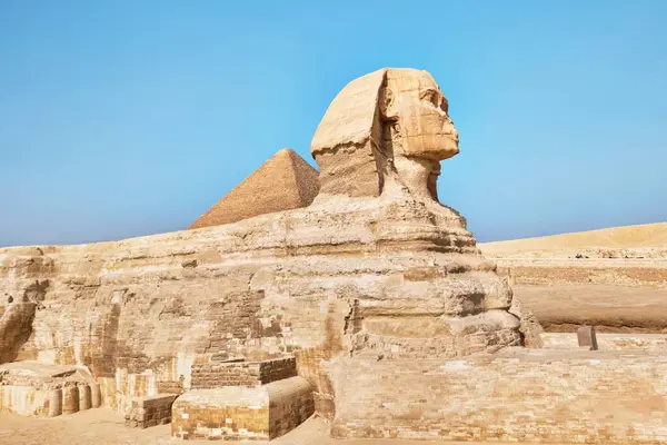 Gizeh Égypte Décembre 2023 Sculpture Emblématique Sphinx Adjacente Aux Grandes — Photo