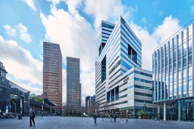 Hollanda, Amsterdam - 07 Nisan 2024: Houthoff Buruma Ofisi (Ito Binası) iş bölgesi Zuidas, Gustav Mahlerplein