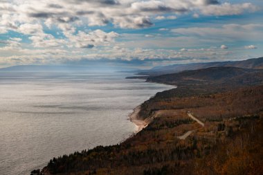 Cape Breton Adası, Nova Scotia, Kanada kıyı şeridinin manzarası.