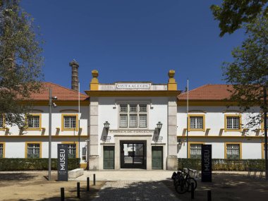 Ilhavo, Portekiz - 30 Mayıs 2024: Vista Alegre Müzesi ön cephesi, Ilhavo, Portekiz 'deki Vista Alegre Fabrikası.